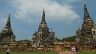 ３つの塔が特徴的