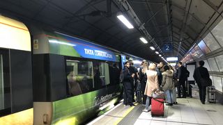 空港から市街地までの移動に便利です