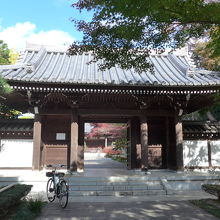 観泉寺の山門