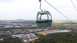 熱帯雨林の上をとおる、とにかく長～～いロープウェイ