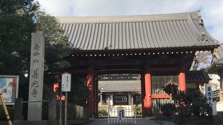 表参道の交差点の近く