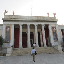 2500年に亘る輝かしい歴史遺産が保存展示されています