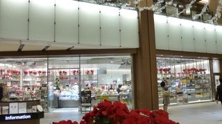 夜は落ち着いた感じです