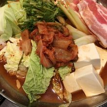 チゲ鍋…残りのスープで玉子入り雑炊を作ってくれた