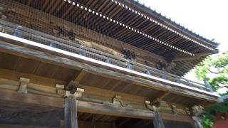 立派な山門が印象的