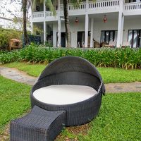 お庭にあったお洒落椅子