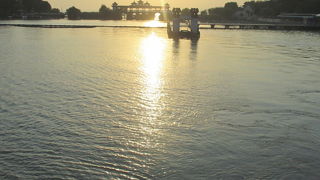 遊覧船で三山島へ