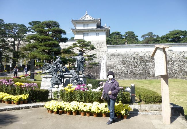 二本松：明治維新150周年、今年の菊人形は戊辰戦争と二本松少年隊などの逸話を表現していた。