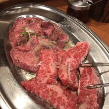 お肉