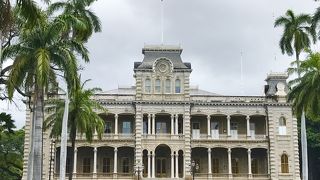 アメリカ唯一の宮殿 イオラニパレス