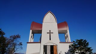 十字架の形をした教会