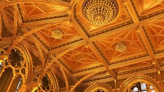 内部も見どころ満載