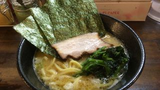 麺が硬すぎるような。。。