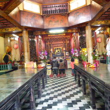 鳳山城隍廟内の風景