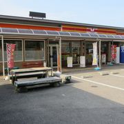 糸魚川市の国道８号線沿いにある規模の小さい道の駅