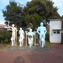 いきなりオブジェがお出迎え。