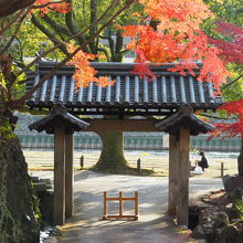 宇治川がチラリと見えるのも素敵です