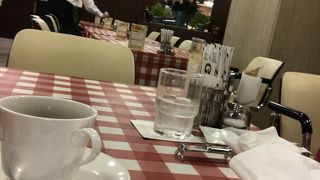 グランドホテルの一階