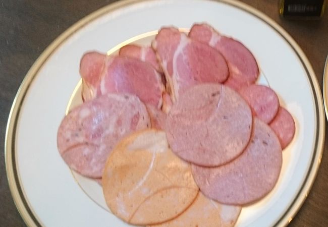 美味しい手造りハムとソーセージ