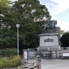 初代土佐藩主山内一豊公が築城