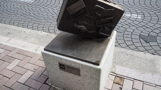 カバンのモニュメント