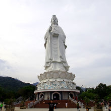 全長67mのレディ・ブッダ