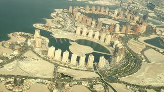 中東の空港で上空からの景色が素晴らしい