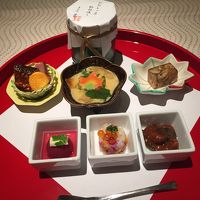 奥にあるのが秘伝の絶品料理！