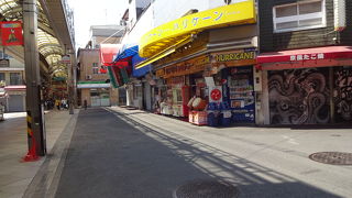 庶民的な通り。