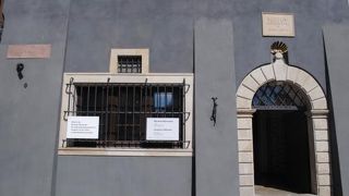 旧市街に面した博物館。思ったより中は広く、見ごたえがありました。