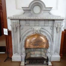 当時の暖炉も保存