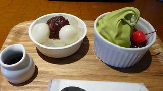 秋田駅から近い甘味処 （むげん茶房）