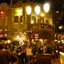 昭和の時代にタイムスリップしてしまいそうな店内