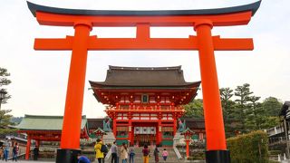 伏見稲荷大社の入口