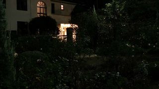 夜は奥には行きづらい感じ