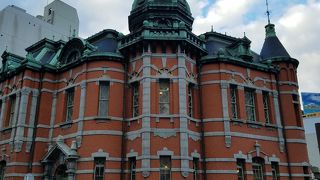 赤煉瓦の歴史的建物