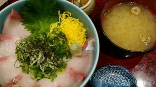 夜でも定食がある