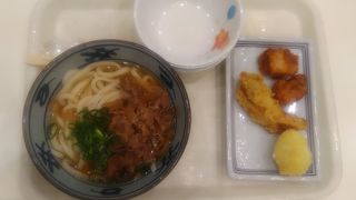 肉うどん（大）など