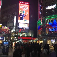 人がいっぱいいます。