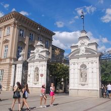 ワルシャワ大学                Warsaw University