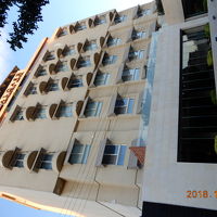 小奇麗なホテルです