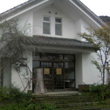 階段のある入口