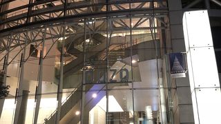 東京駅丸の内北口すぐ傍