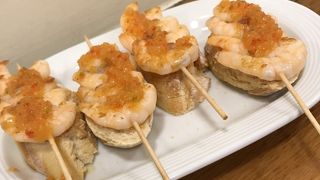名物は海老の串焼き
