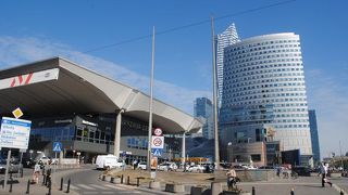 ポーランドのワルシャワを満喫した後、列車でドイツのベルリンに列車で移動しました。