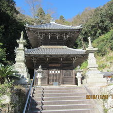 境内にある経堂