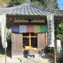 境内にある薬師堂