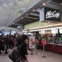 マクドナルド (香港空港 出国東ホール レベル7)