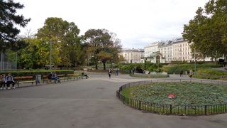 カールス教会見学の後に