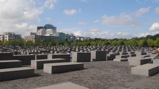 ユダヤ人犠牲者の鎮魂のために建てらたホロコースト記念碑とも言われている施設です。